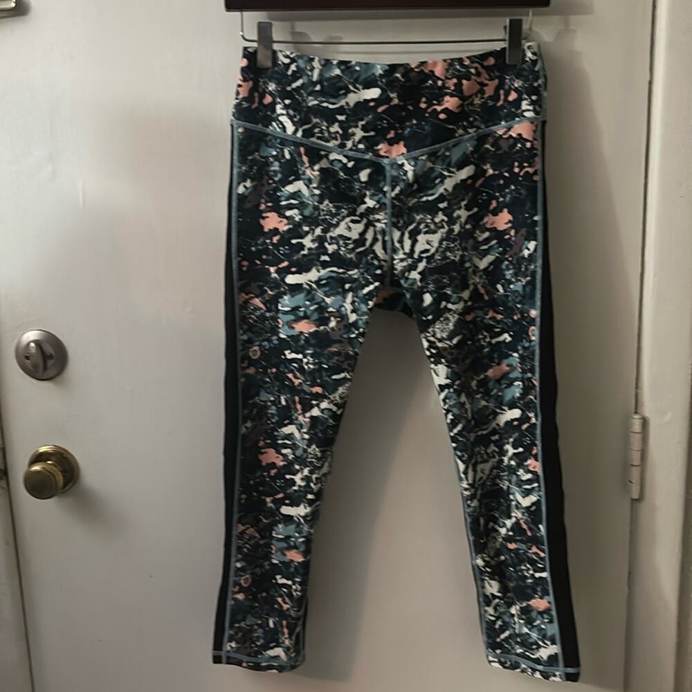 Colosseum Abstract Print Multicolor Sheer Trim Leggings No Size Athleisure Capri